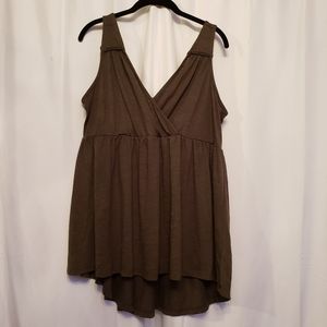 😍Torrid Green Flowly Tank Top 😍